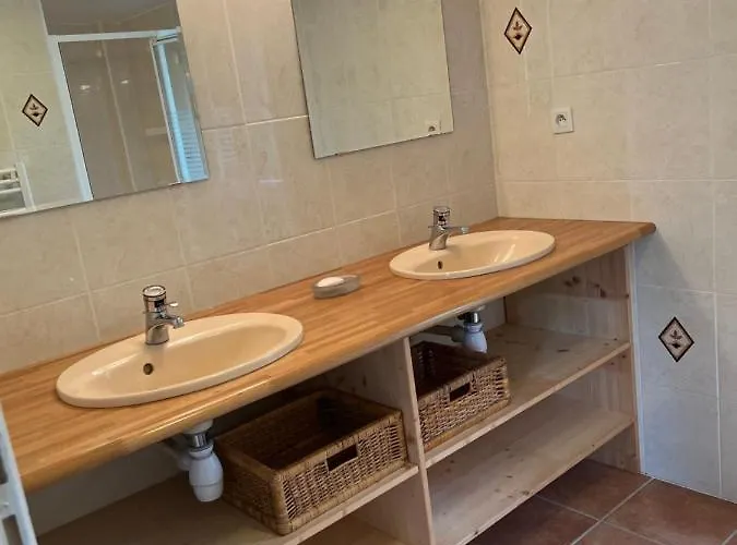 3 étoiles, Jusqu'à 7 Personnes Proche Puy Du Fou * Treize-Vents